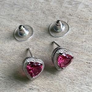 925 Sterling Silver Vintage style Petite Ruby Red Crystal Heart Earrings New